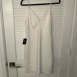 Stretchy adjustable strap express formal sweetheart neck dress small